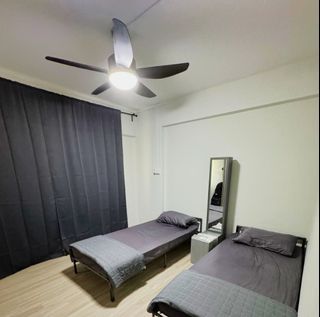 Common Room for rent at Blk 723 Woodlands Avenue 6, (Female or Couple only) no agent fee