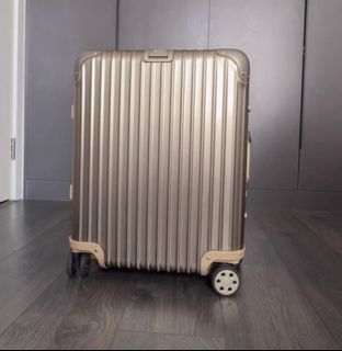 RIMOWA Cabin Plus 22” 49L Aluminium – Rare Champagne Gold