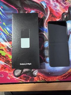 Galaxy Z Flip 5 256GB Mint