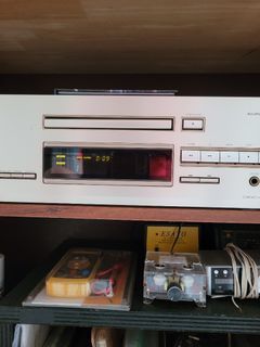 Onkyo high end CD player (DX-7711)