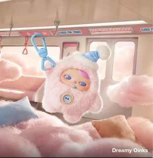Pucky Closed for Today Vinyl Plush Pendant - Dreamy Oinks