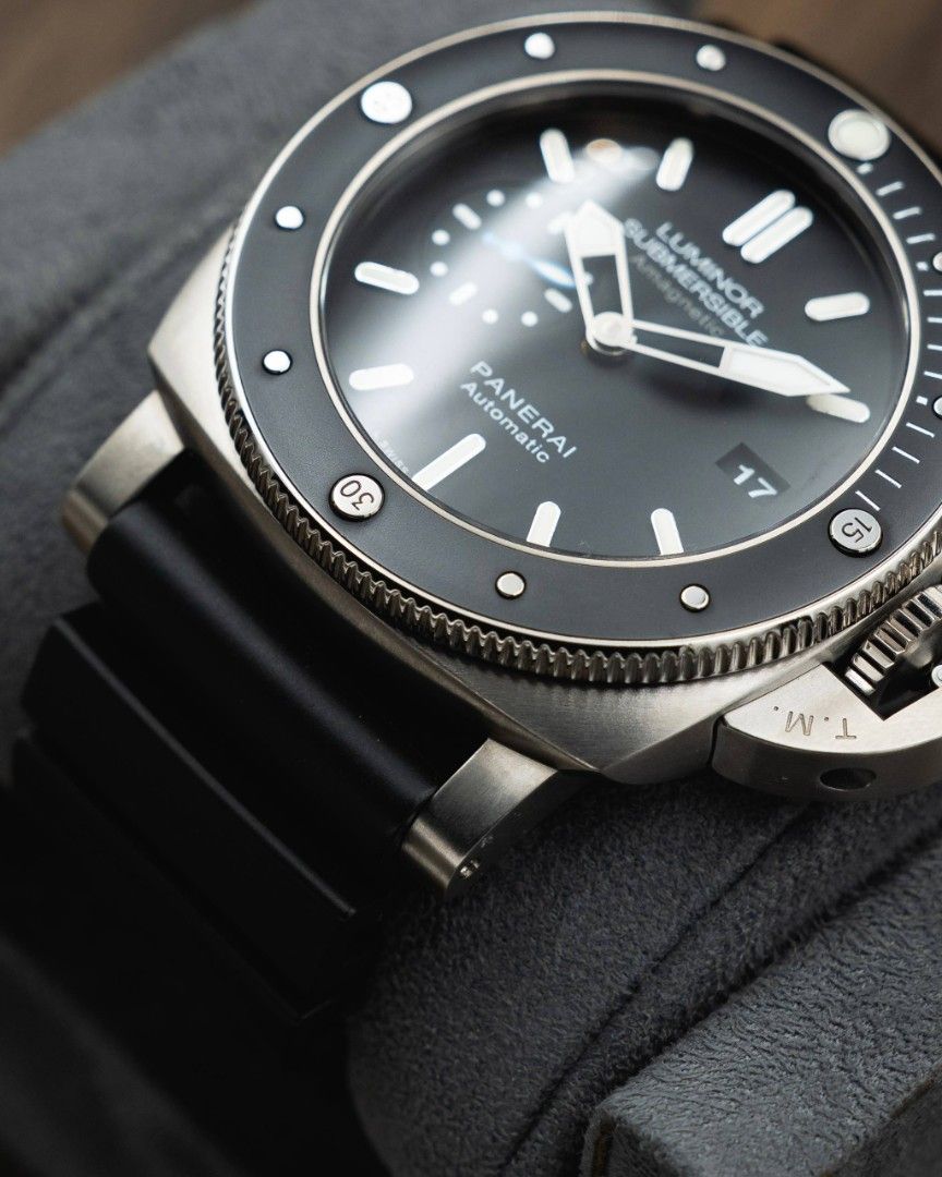 🔥VALUE🔥 Panerai PAM01389 Luminor Submersible Amagnetic Automatic Black Dial Titanium 47mm 2018 Full Set Like New Pam1389 (Category: Watches) located in Singapore. Submitted by gdtimepieces (Listing ID 1458339481, Image 2). Description: ** Open to trades up/down! ** ** Shop Based ** Hi all, up for sales today is a Panerai PAM01389 Luminor Submersible Amagnetic. A seriously cool and uncommon Submersible, featuring a striking ceramic bezel that gi