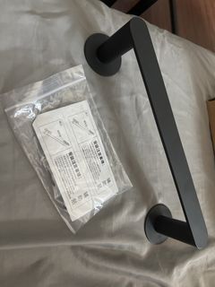 Matte Black Towel Bar with Installation Accessories