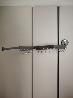 Retractable Clothesline with Clips - Wall Mounted