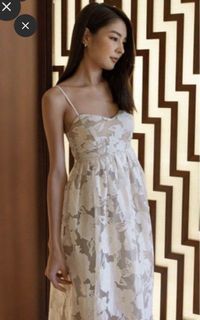 Lovet Lunar Floral Organza Lace
Midi Dress