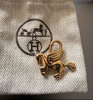 Hermes Vintage 1993 Pegasus Cadena Gold padlock charm