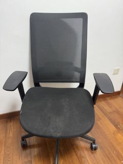 Ergonomic chair