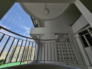 Invisible grilles (curved balcony)