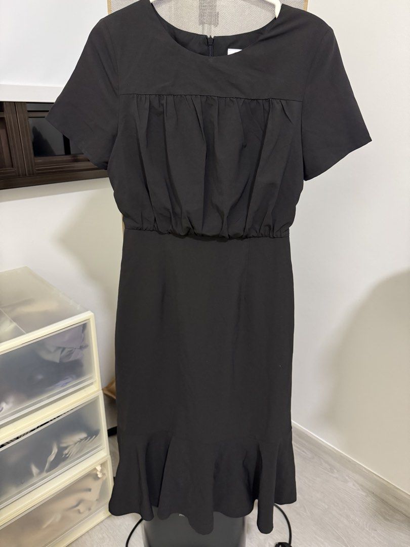 Lilypirates Black work dress with mermaid hem (Category: Dresses) located in Singapore. Submitted by buymycloset (Listing ID 1454538104, Image 1). Description: .