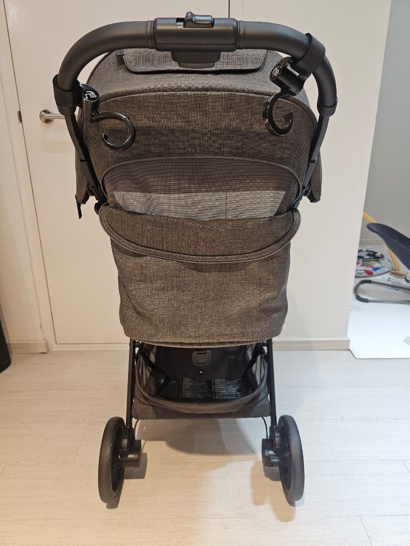 (Super New! 9.9/10) Nuna TRVL LX Stroller - Thunder Grey (with warranty!) (Category: Strollers) located in Singapore. Submitted by bungy99 (Listing ID 1454553695, Image 2). Description: Purchased in April 2026 Baby born in June 2026 started using in Aug 2026 Warranty: 2 years (April 2026 to April 2028) Condition: Like new / Super new condition. Zero signs of wear on wheels (refer to photos to believe it!). Usage: Used only 3 times for short trips
