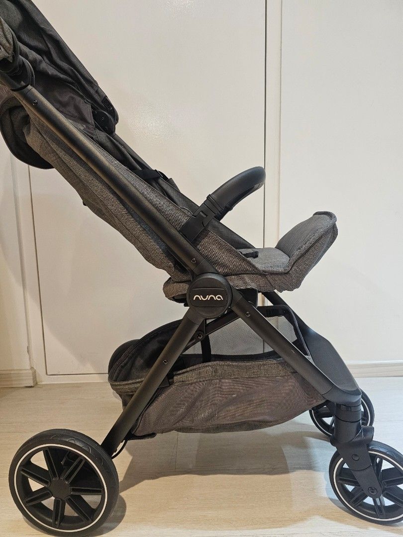 (Super New! 9.9/10) Nuna TRVL LX Stroller - Thunder Grey (with warranty!) (Category: Strollers) located in Singapore. Submitted by bungy99 (Listing ID 1454553695, Image 5). Description: Purchased in April 2026 Baby born in June 2026 started using in Aug 2026 Warranty: 2 years (April 2026 to April 2028) Condition: Like new / Super new condition. Zero signs of wear on wheels (refer to photos to believe it!). Usage: Used only 3 times for short trips