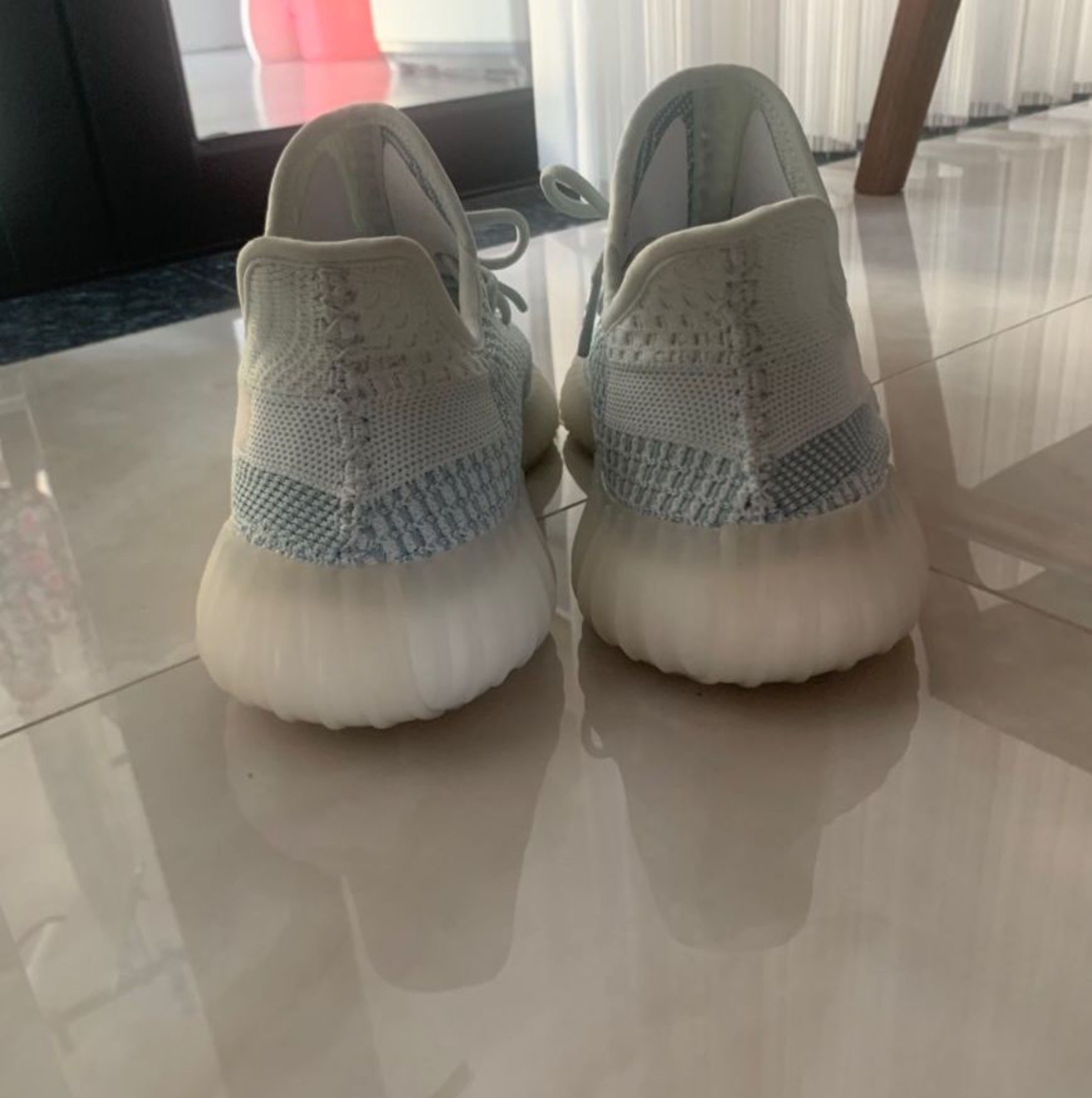 adidas Originals Yeezy Boost 350 V2 Ice Blue Cloud White 2020 Model (Category: Sneakers) located in Singapore. Submitted by stcayy (Listing ID 1458978700, Image 5). Description: ⭐ Adidas ⭐ 🏷 adidas Originals Yeezy Boost 350 V2 Ice Blue Cloud White 2020 Model 📍 Brand new 🚛 Free shipping via J&T/Ninja Van 📸 ~3 days photo confirm 💰 Cash on delivery (pay the driver) 🔒 Buyer Protection enabled.