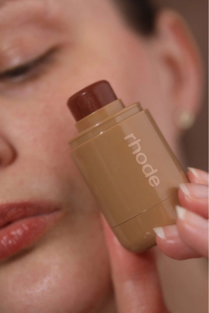 authentic rhode pocket blush in toasted teddy (Category: Makeup) located in Singapore. Submitted by eissil (Listing ID 1459028638, Image 1). Description: • authentic from rhode • brand new & swatched once to test the colour only - will sanitise & clean thoroughly before handing it over to you!.