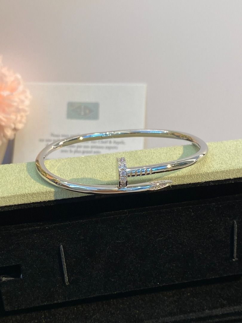 Van Cleef & Arpels Diamond Nail Bracelet White Gold (Category: Bracelets) located in Singapore. Submitted by lunea.edit (Listing ID 1459328507, Image 2). Description: .