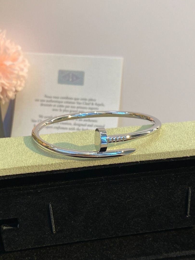 Van Cleef & Arpels Diamond Nail Bracelet White Gold (Category: Bracelets) located in Singapore. Submitted by lunea.edit (Listing ID 1459328507, Image 3). Description: .