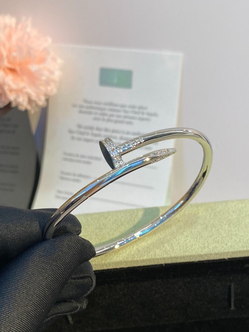 Van Cleef & Arpels Diamond Nail Bracelet White Gold (Category: Bracelets) located in Singapore. Submitted by lunea.edit (Listing ID 1459328507, Image 5). Description: .