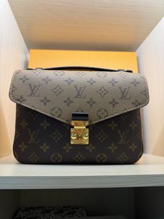 Louis Vuitton Monogram Canvas Pochette Metis Bag