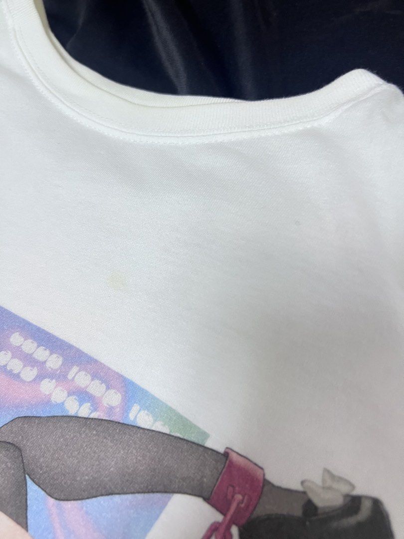 🇯🇵 Authentic harajuku White Graphic T-Shirt Anime Print JAPAN brand 100% Cotton United Athle Anime Graphic T-Shirt Size M Men's and Women's Round Neck T-shirt Soft and Smooth Cotton Material (Category: Shirts) located in Singapore. Submitted by juicyjelly_studio (Listing ID 1459785028, Image 4). Description: Pls note: small stains near the collar and the collar is a bit turn yellow 📍 Meetup Yishun MRT Exit 📦 Delivery Options Option 1: Carouse