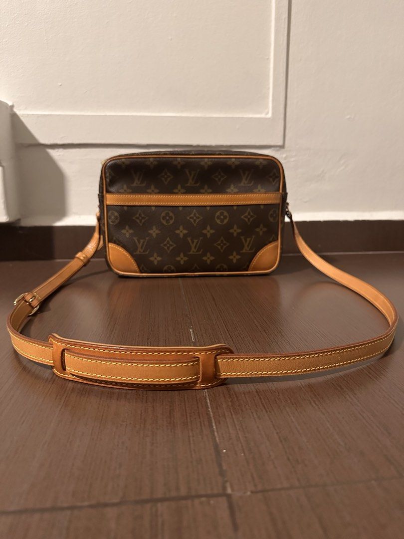 Authentic Vintage Louis Vuitton Sling Bag (Category: Bags & Wallets) located in Singapore. Submitted by foxytroxy (Listing ID 1460446262, Image 1). Description: No authenticity card. Bought in Japan. Condition as shown in the pictures. Can slightly nego. PM me to find out more..