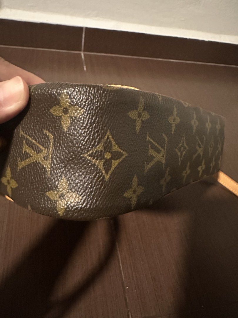 Authentic Vintage Louis Vuitton Sling Bag (Category: Bags & Wallets) located in Singapore. Submitted by foxytroxy (Listing ID 1460446262, Image 4). Description: No authenticity card. Bought in Japan. Condition as shown in the pictures. Can slightly nego. PM me to find out more..